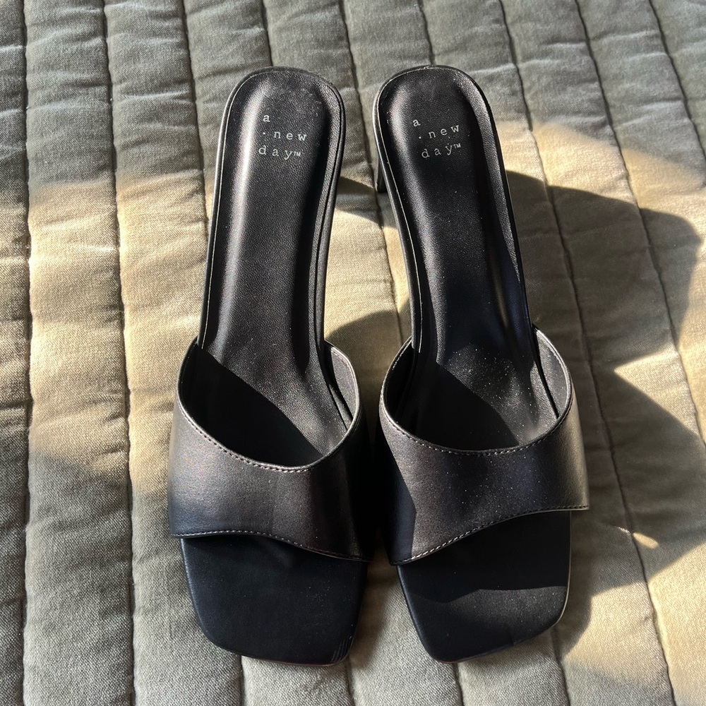 Mini black kitten heels target short a new day size 11 brand new